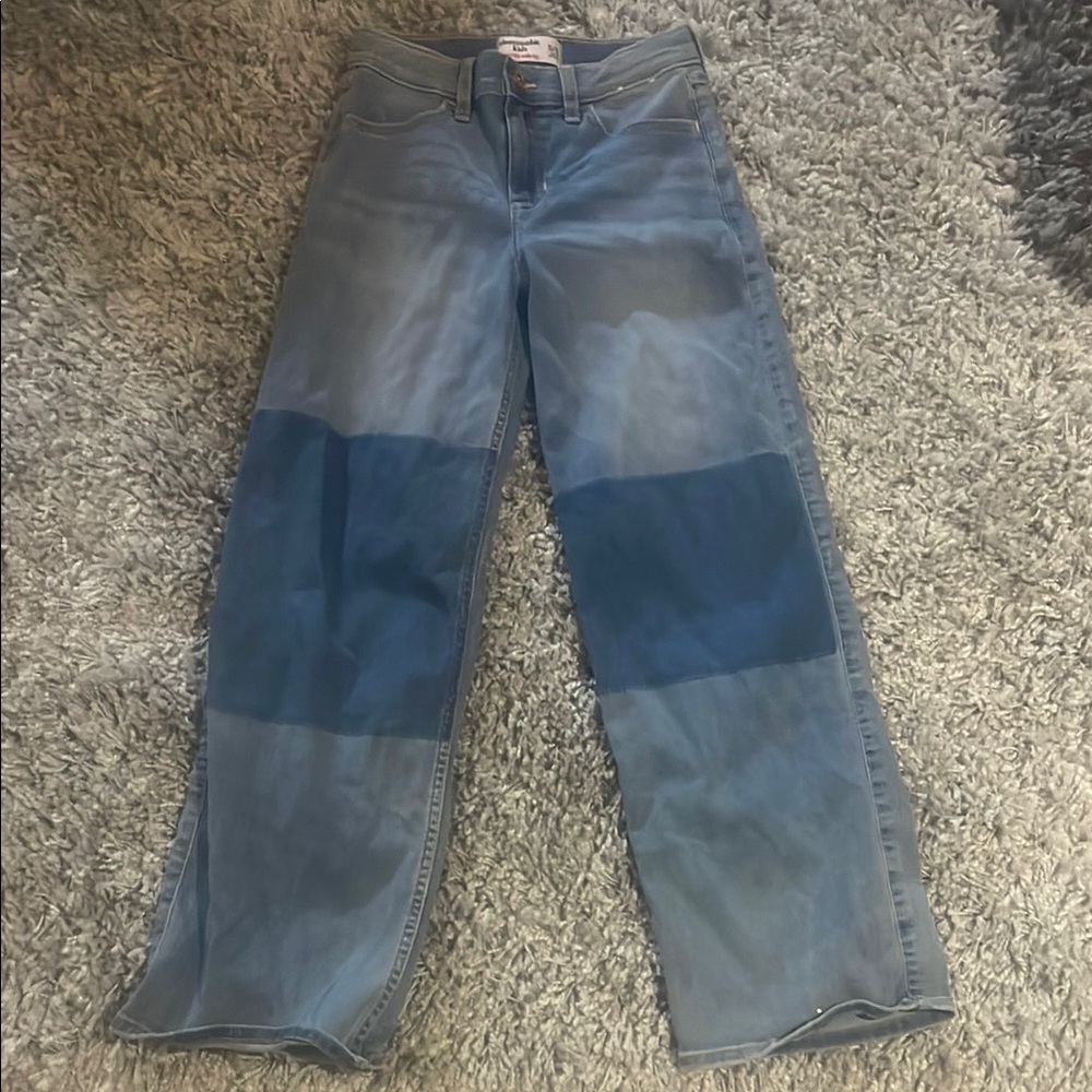NWOT Abercrombie Girls Blue Straight Leg Jeans with Patchwork Design size 11/12 - Picture 1 of 4